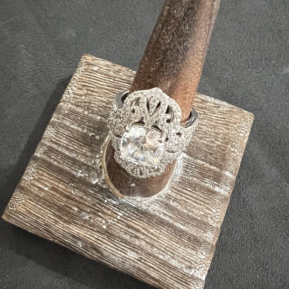 Sterling silver ring. Size 9 - Picture 2 of 7